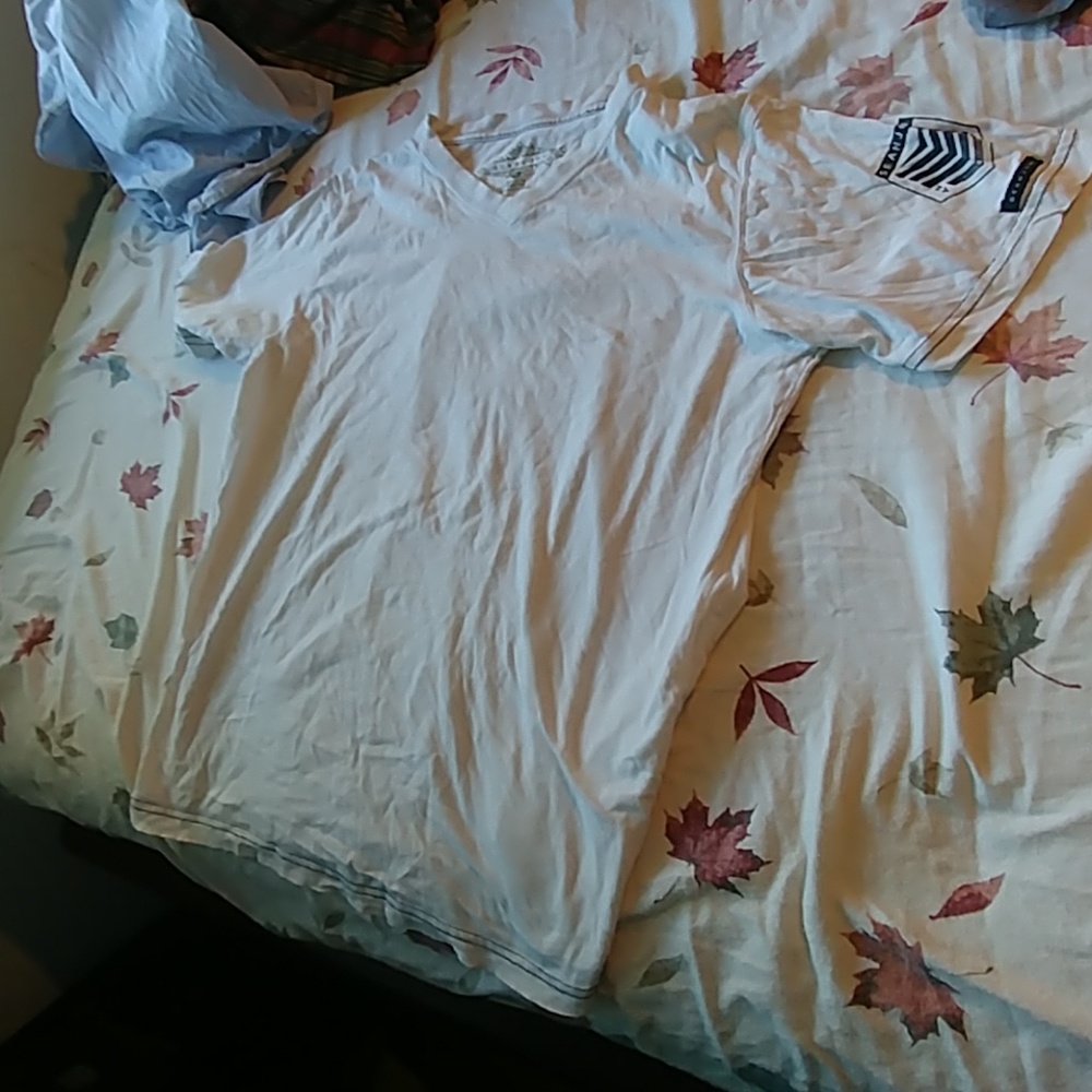 Shirt - Picture 3 of 4